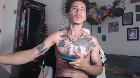 Snapshot of dazzayyy chatting on 01/12/26, 11:26 dazzayy online show from 01/12/26, 11:26