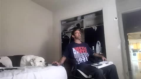 Snapshot of dbfroge chatting on 10/28/25, 09:57 dbfroge online show from 10/28/25, 09:57