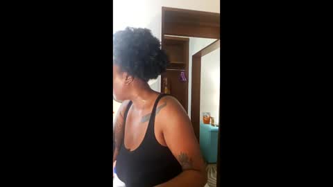 Duchess Coco - Coco Puffs online show from 04/21/26, 06:01