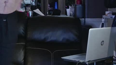 Snapshot of ddboobman chatting on 01/04/25, 10:24 want girl to play with me online show from 01/04/25, 10:24