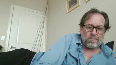 playing near open window online show from 01/08/26, 07:05