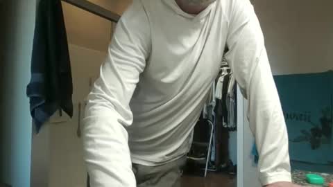 playing near open window online show from 01/16/26, 04:00