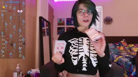 Snapshot of deadratsoup chatting on 12/18/24, 04:17 Rat online show from 12/18/24, 04:17