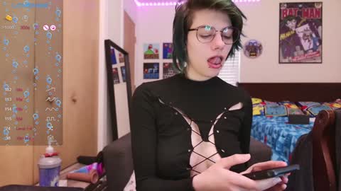 Snapshot of deadratsoup chatting on 01/16/25, 04:28 Rat online show from 01/16/25, 04:28