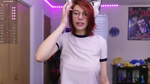 Snapshot of deadratsoup chatting on 09/22/25, 04:20 Rat online show from 09/22/25, 04:20