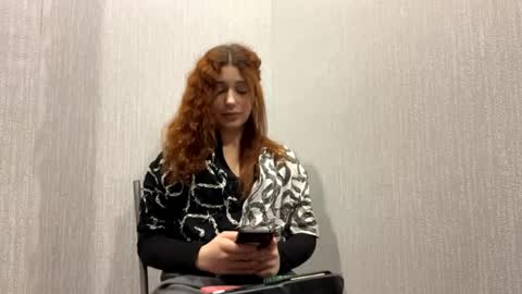 Mia online show from 04/04/26, 03:27