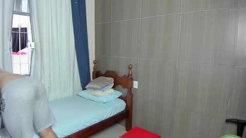 Snapshot of deanlek chatting on 12/19/24, 08:23 Dean online show from 12/19/24, 08:23