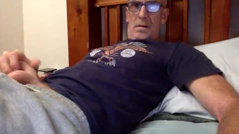 Snapshot of deanofflove2210 chatting on 12/21/24, 10:28 deanofflove2210 online show from 12/21/24, 10:28