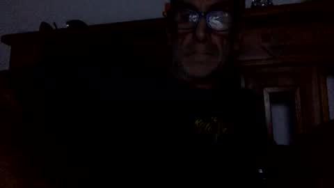Snapshot of deanofflove2210 chatting on 12/29/24, 07:00 deanofflove2210 online show from 12/29/24, 07:00