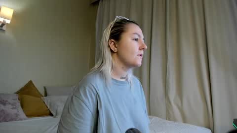 Debbie Mon Tue Fri Sun Sat GMT 3 1000am - 0400pm  online show from 12/29/24, 02:52