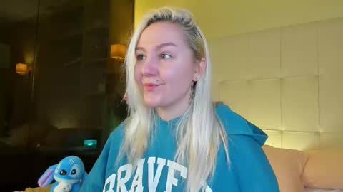 Debbie Mon Tue Fri Sun Sat GMT 3 1000am - 0400pm  online show from 01/08/26, 05:26