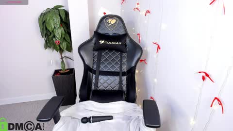 Jennifer online show from 04/10/26, 12:16