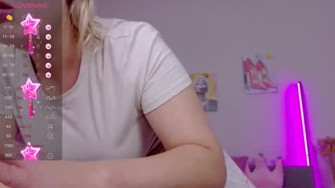 Snapshot of debora_webstar chatting on 11/11/25, 07:03 Cherry Pie online show from 11/11/25, 07:03