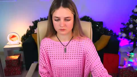 Snapshot of deboralarson chatting on 12/21/24, 05:25 Debora online show from 12/21/24, 05:25