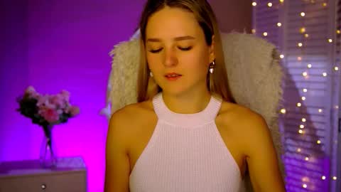 Debora online show from 11/24/25, 08:14