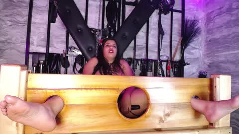 Snapshot of deborass_bdsm chatting on 12/17/24, 10:01 DEBORA online show from 12/17/24, 10:01