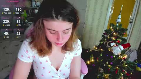 Snapshot of debratower chatting on 12/17/25, 10:27 Debra online show from 12/17/25, 10:27