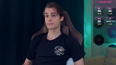 Snapshot of debugmee chatting on 02/18/26, 10:17 Samuel online show from 02/18/26, 10:17