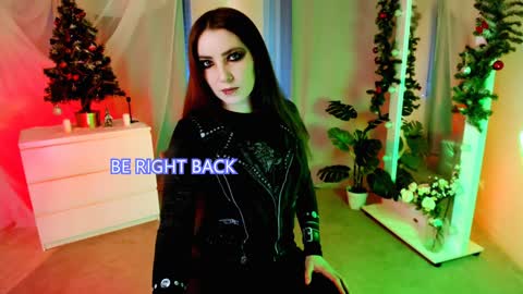 Snapshot of deca_dance chatting on 01/11/25, 02:58 Ask me online show from 01/11/25, 02:58