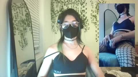 Snapshot of deciduousdoll chatting on 11/05/25, 11:49 deciduousdoll online show from 11/05/25, 11:49