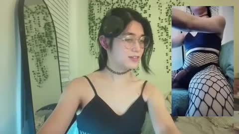 Snapshot of deciduousdoll chatting on 11/08/25, 07:30 deciduousdoll online show from 11/08/25, 07:30