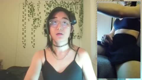 Snapshot of deciduousdoll chatting on 12/20/25, 06:09 deciduousdoll online show from 12/20/25, 06:09