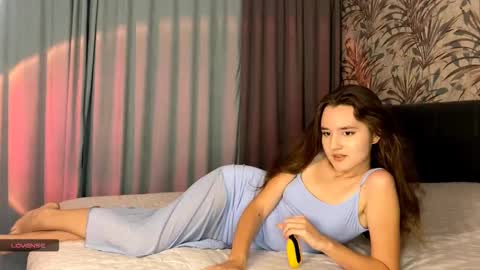 Anna online show from 10/21/25, 05:02