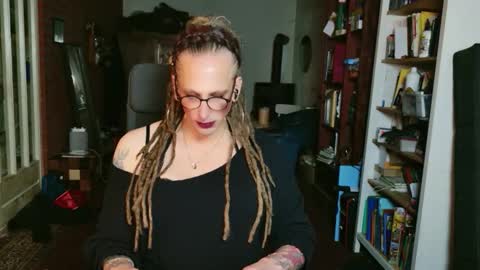Snapshot of deeliah chatting on 10/25/25, 01:02 Deeliah online show from 10/25/25, 01:02