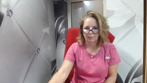 Snapshot of deepintoyourmind chatting on 11/18/25, 10:41 hi guys i m a cute milf i m here for good time and nice people pls be respectfool and enjoy me online show from 11/18/25, 10:41
