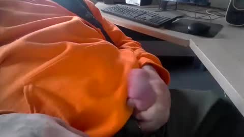 Snapshot of deepstrokes25 chatting on 02/04/25, 09:20 deepstrokes25 online show from 02/04/25, 09:20