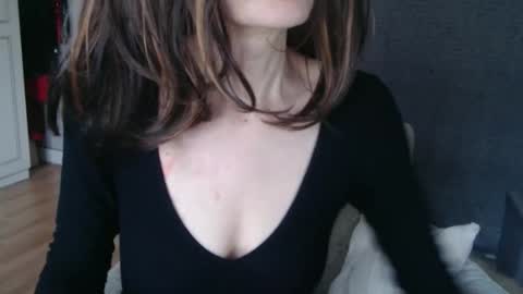 KamiDevi online show from 11/08/25, 02:50