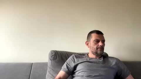 Snapshot of defloy chatting on 11/15/25, 09:39 Defloy online show from 11/15/25, 09:39