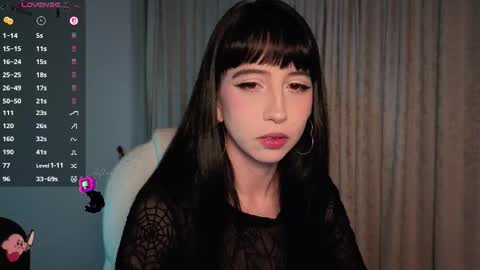 Snapshot of deftsuki chatting on 11/26/25, 01:28 Stephanie.e online show from 11/26/25, 01:28