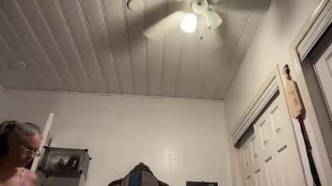 Snapshot of degeneratesaint chatting on 11/05/25, 01:49 Tori online show from 11/05/25, 01:49