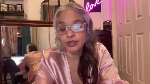 Snapshot of degeneratesaint chatting on 11/07/25, 04:01 Tori online show from 11/07/25, 04:01