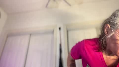 Snapshot of degeneratesaint chatting on 11/18/25, 02:39 Tori online show from 11/18/25, 02:39