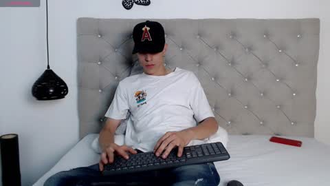 Snapshot of dei_v_48 chatting on 12/06/24, 07:56 DEIVY online show from 12/06/24, 07:56