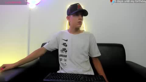 Snapshot of dei_v_48 chatting on 01/14/25, 08:26 DEIVY online show from 01/14/25, 08:26