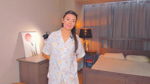 Laura online show from 03/25/26, 07:14