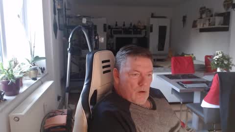 Snapshot of deinprinz2312 chatting on 12/25/24, 07:46 deinprinz2312 online show from 12/25/24, 07:46