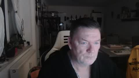 Snapshot of deinprinz2312 chatting on 01/09/25, 02:22 deinprinz2312 online show from 01/09/25, 02:22