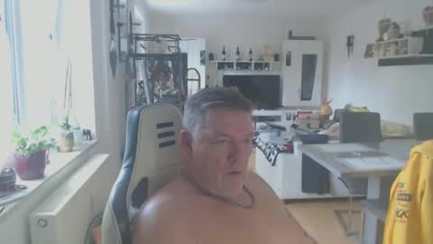 Snapshot of deinprinz2312 chatting on 01/14/25, 10:17 deinprinz2312 online show from 01/14/25, 10:17