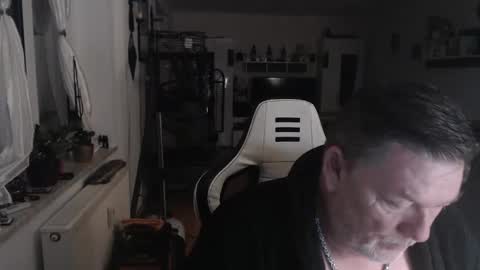 Snapshot of deinprinz2312 chatting on 01/20/25, 04:21 deinprinz2312 online show from 01/20/25, 04:21