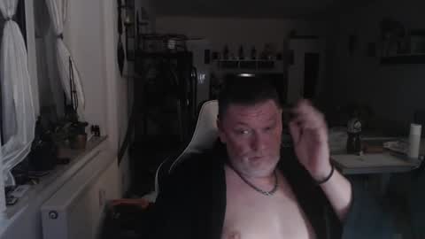 Snapshot of deinprinz2312 chatting on 01/27/25, 05:58 deinprinz2312 online show from 01/27/25, 05:58