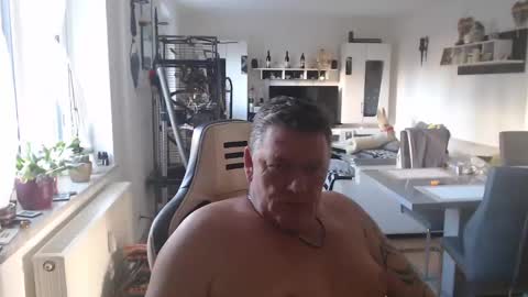 Snapshot of deinprinz2312 chatting on 01/31/25, 09:27 deinprinz2312 online show from 01/31/25, 09:27