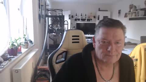 Snapshot of deinprinz2312 chatting on 02/11/25, 07:12 deinprinz2312 online show from 02/11/25, 07:12