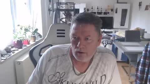 Snapshot of deinprinz2312 chatting on 02/21/25, 08:51 deinprinz2312 online show from 02/21/25, 08:51