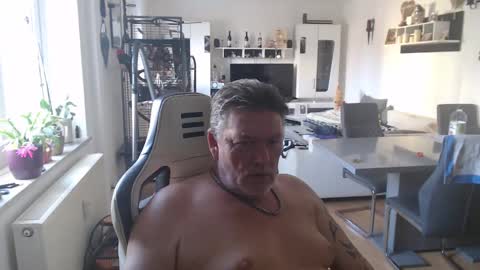 Snapshot of deinprinz2312 chatting on 03/10/25, 01:10 deinprinz2312 online show from 03/10/25, 01:10