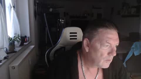 Snapshot of deinprinz2312 chatting on 09/21/25, 04:47 deinprinz2312 online show from 09/21/25, 04:47