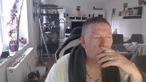 Snapshot of deinprinz2312 chatting on 11/17/25, 07:25 deinprinz2312 online show from 11/17/25, 07:25